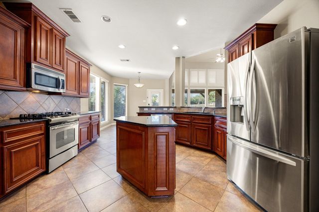 5207 Belvedere Drive, Rosenberg, TX 77471