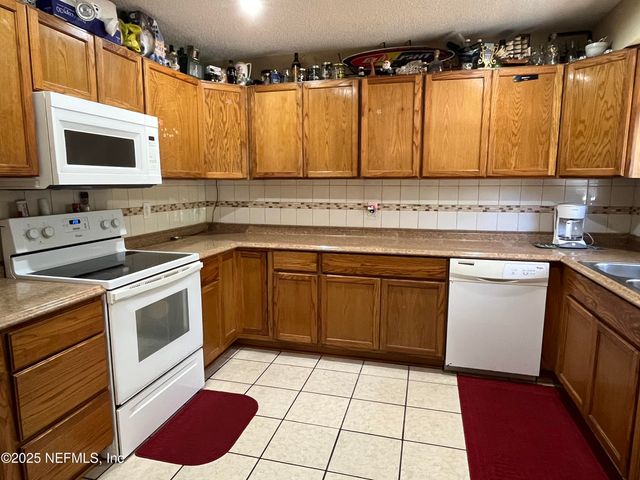 205 HARBOR Drive, Palatka, FL 32177