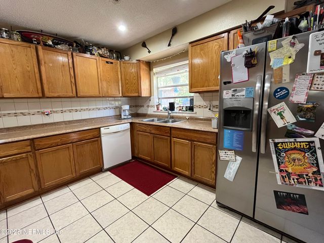 205 HARBOR Drive, Palatka, FL 32177