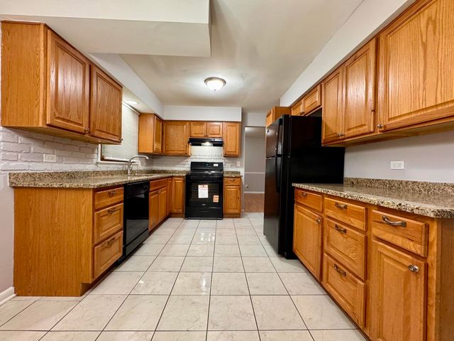 4325 Oakwood Lane, Matteson, IL 60443