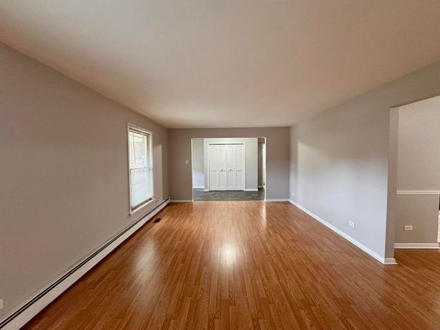 4325 Oakwood Lane, Matteson, IL 60443