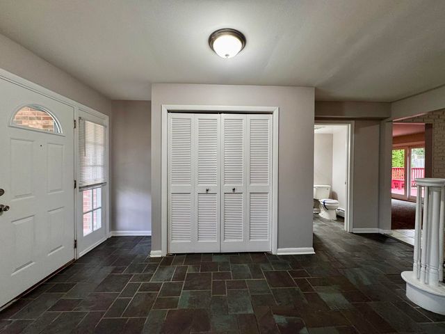 4325 Oakwood Lane, Matteson, IL 60443