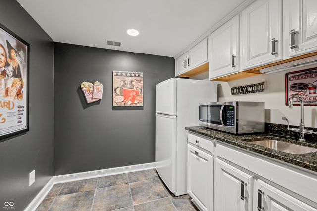4023 Cedar Hills North Drive, Greenwood, IN 46143