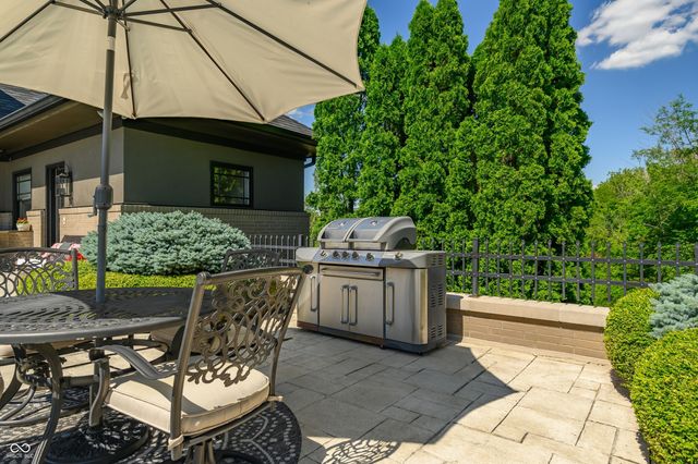 4023 Cedar Hills North Drive, Greenwood, IN 46143