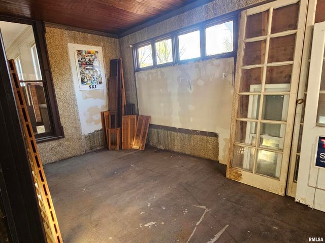 728 21ST Street, Rock Island, IL 61201