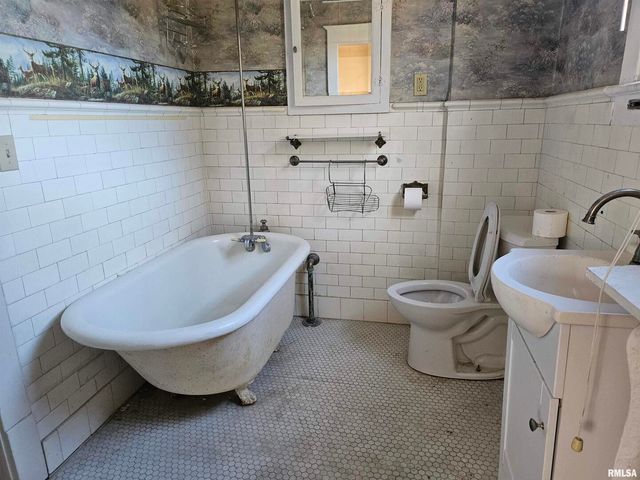 728 21ST Street, Rock Island, IL 61201