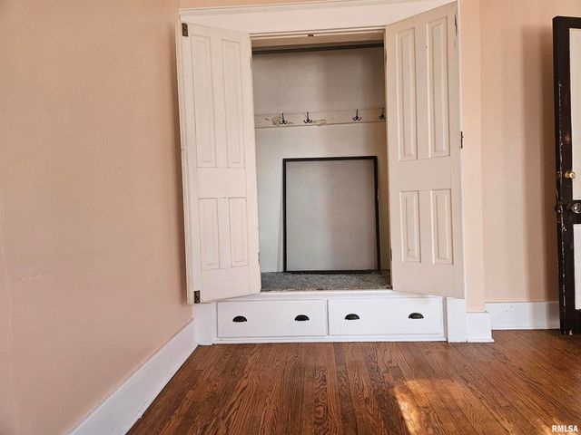 728 21ST Street, Rock Island, IL 61201