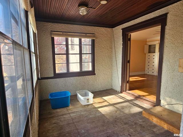 728 21ST Street, Rock Island, IL 61201