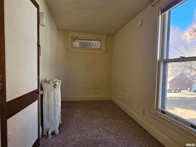 728 21ST Street, Rock Island, IL 61201