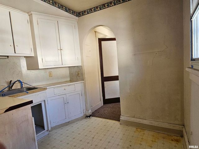 728 21ST Street, Rock Island, IL 61201