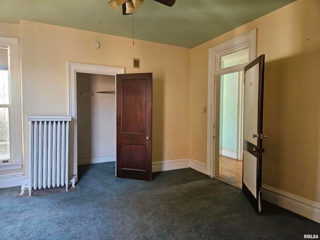 728 21ST Street, Rock Island, IL 61201