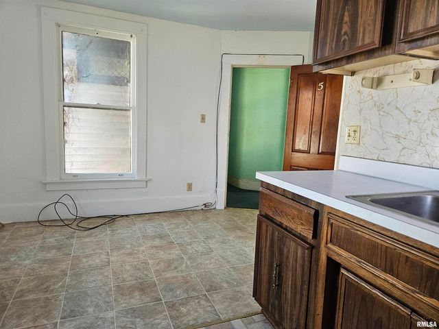 728 21ST Street, Rock Island, IL 61201