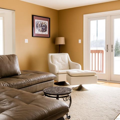 69 Ann Drive S, Freeport, NY 11520