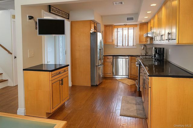 69 Ann Drive S, Freeport, NY 11520