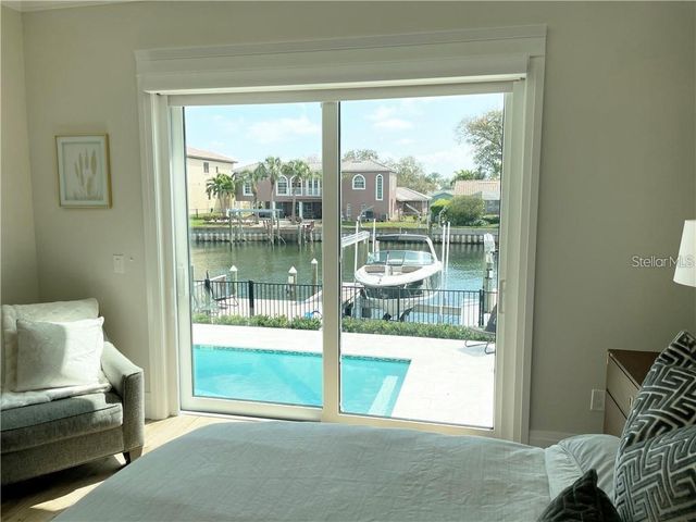 2060 ILLINOIS AVENUE NE, St Petersburg, FL 33703