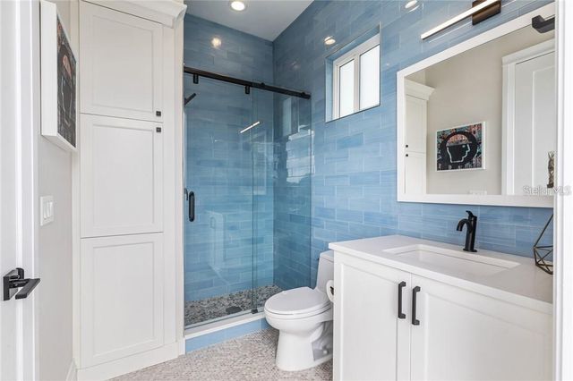 2060 ILLINOIS AVENUE NE, St Petersburg, FL 33703