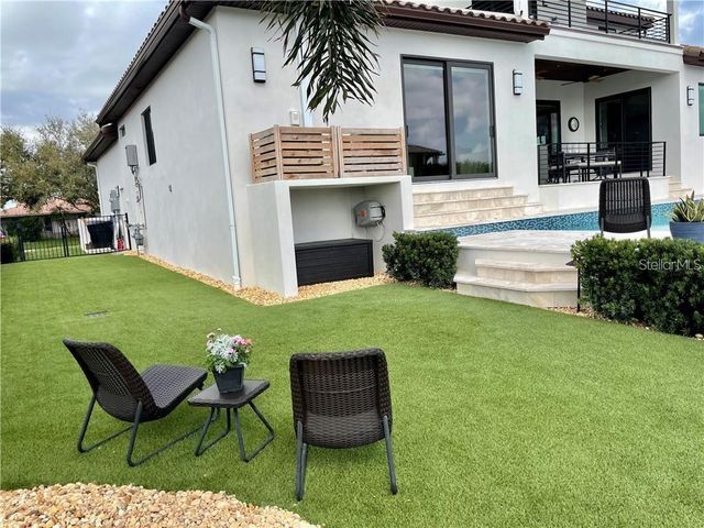 2060 ILLINOIS AVENUE NE, St Petersburg, FL 33703