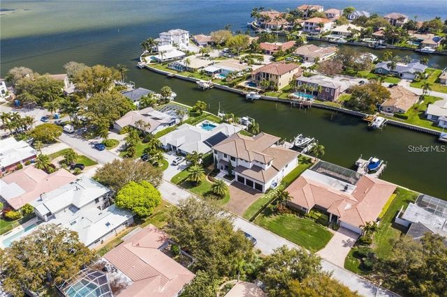 2060 ILLINOIS AVENUE NE, St Petersburg, FL 33703