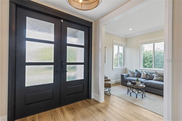 2060 ILLINOIS AVENUE NE, St Petersburg, FL 33703