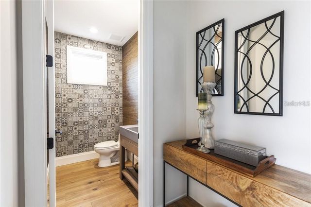 2060 ILLINOIS AVENUE NE, St Petersburg, FL 33703