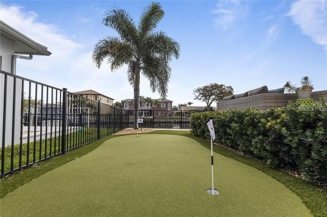 2060 ILLINOIS AVENUE NE, St Petersburg, FL 33703