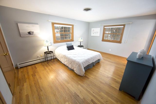 2261 W Kenboern DRIVE, Glendale, WI 53209