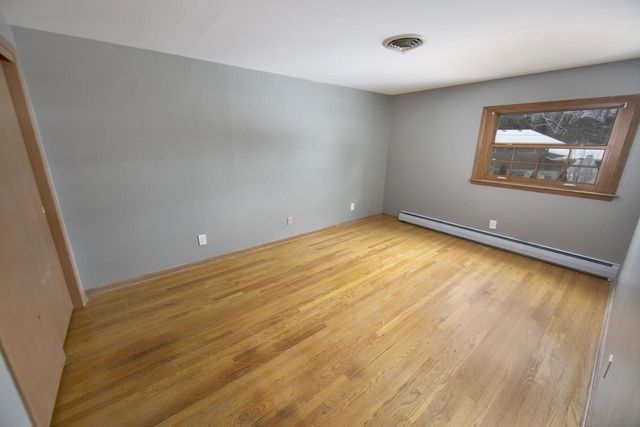 2261 W Kenboern DRIVE, Glendale, WI 53209