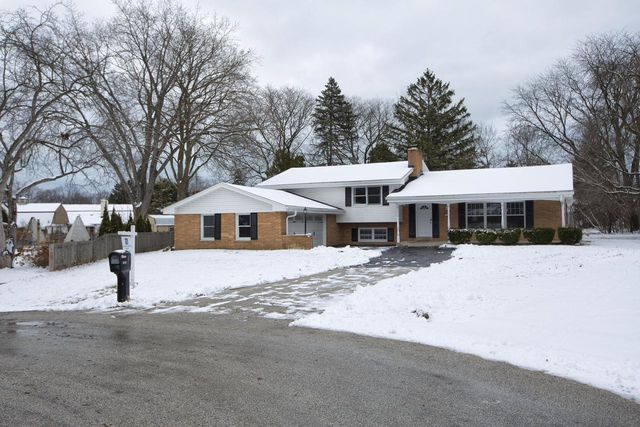 2261 W Kenboern DRIVE, Glendale, WI 53209