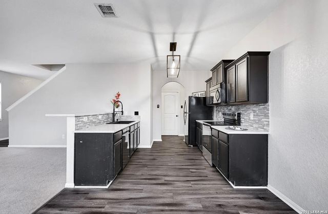 7087 Capeshaw, San Antonio, TX 78252