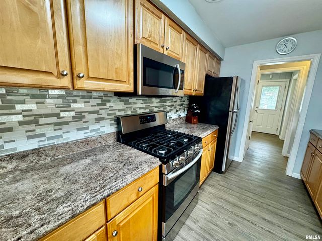 414 W RIDGEMONT Road, Peoria, IL 61614