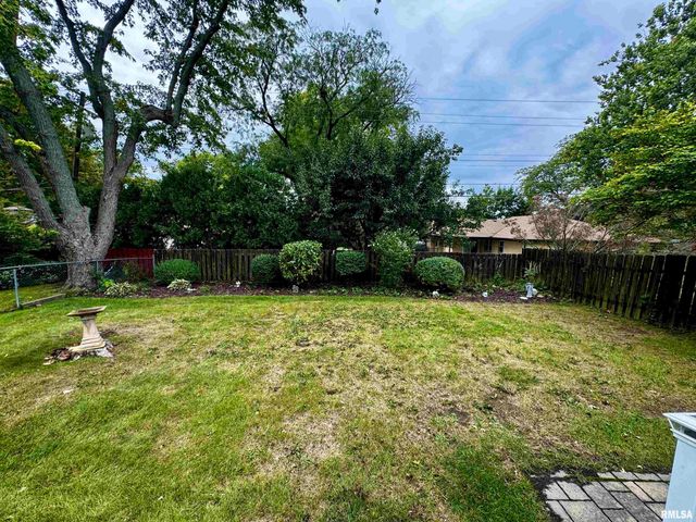 414 W RIDGEMONT Road, Peoria, IL 61614