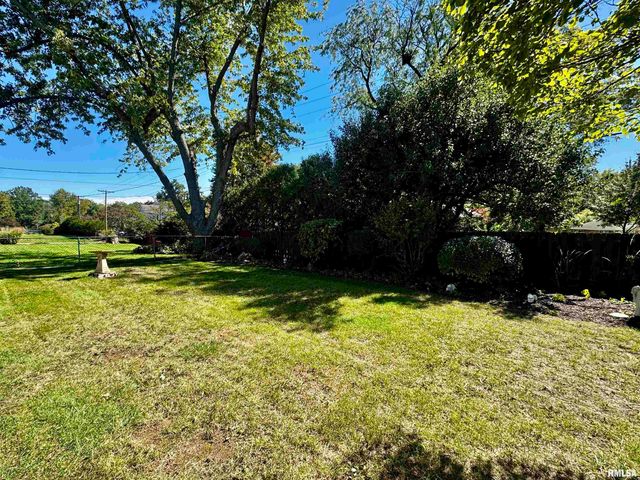 414 W RIDGEMONT Road, Peoria, IL 61614