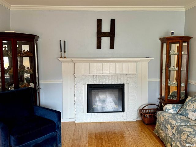 414 W RIDGEMONT Road, Peoria, IL 61614