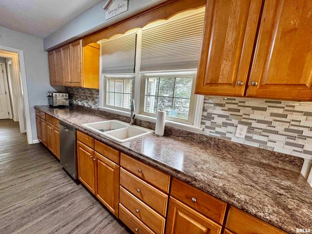 414 W RIDGEMONT Road, Peoria, IL 61614