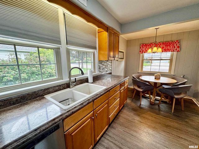 414 W RIDGEMONT Road, Peoria, IL 61614