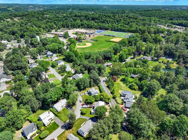 11 Overlook Road, Ardsley, NY 10502