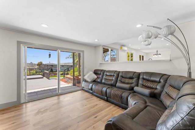 10111 Cliffwood Dr, La Mesa, CA 91941