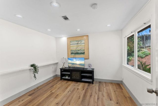 10111 Cliffwood Dr, La Mesa, CA 91941