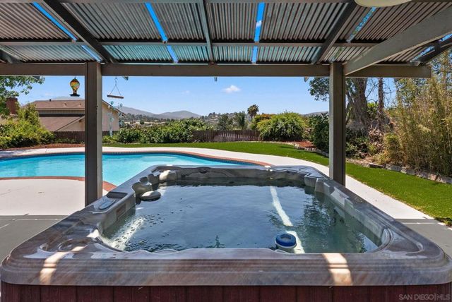 10111 Cliffwood Dr, La Mesa, CA 91941