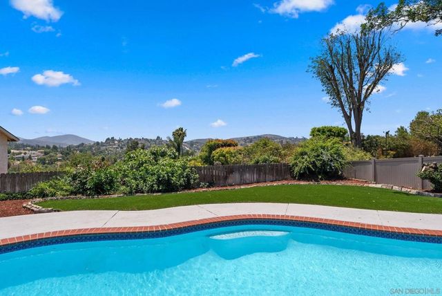 10111 Cliffwood Dr, La Mesa, CA 91941