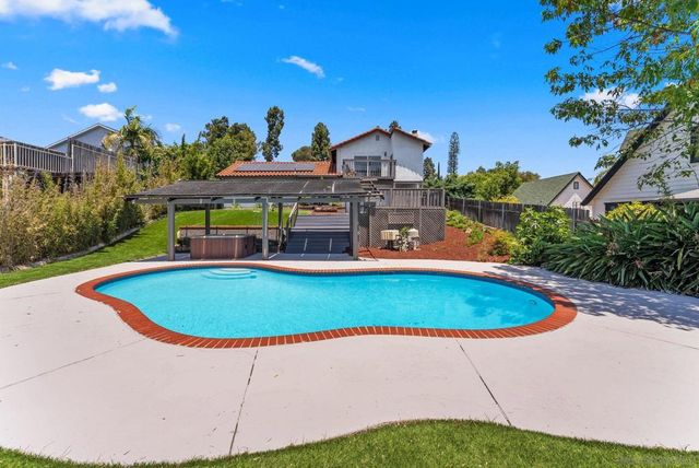 10111 Cliffwood Dr, La Mesa, CA 91941