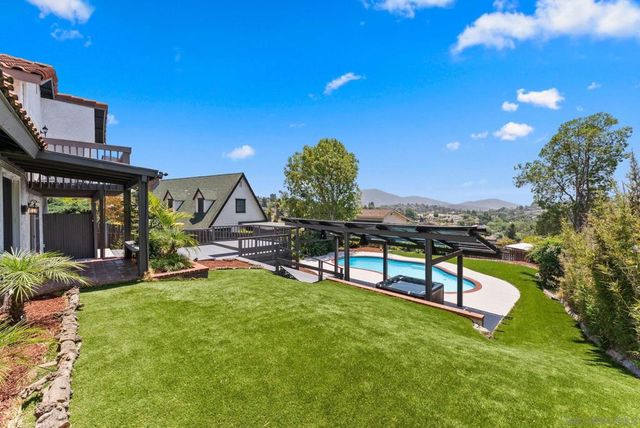 10111 Cliffwood Dr, La Mesa, CA 91941