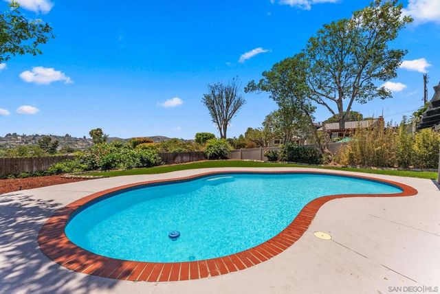 10111 Cliffwood Dr, La Mesa, CA 91941