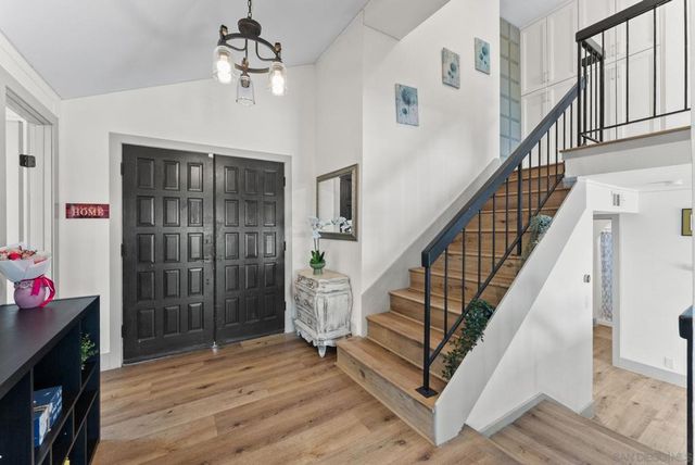 10111 Cliffwood Dr, La Mesa, CA 91941