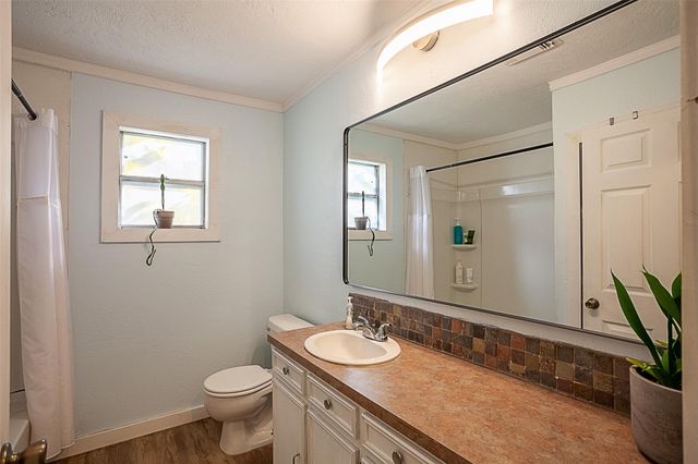 3817 Stuart Avenue, Groves, TX 77619