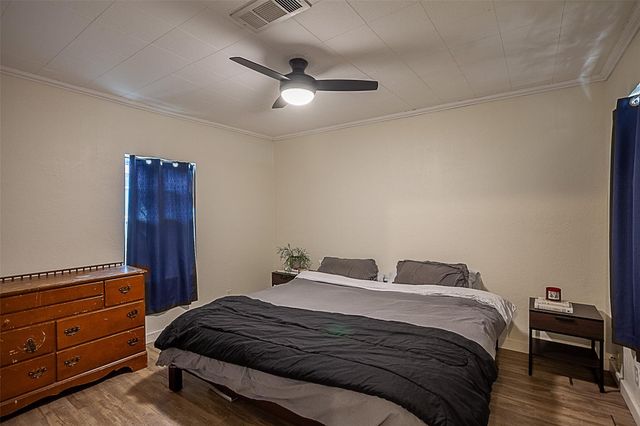 3817 Stuart Avenue, Groves, TX 77619