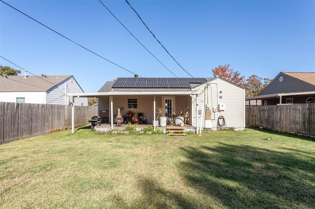 3817 Stuart Avenue, Groves, TX 77619