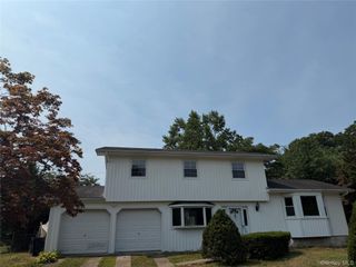 2 Valley Forge Drive, Wheatley Heights, NY 11798