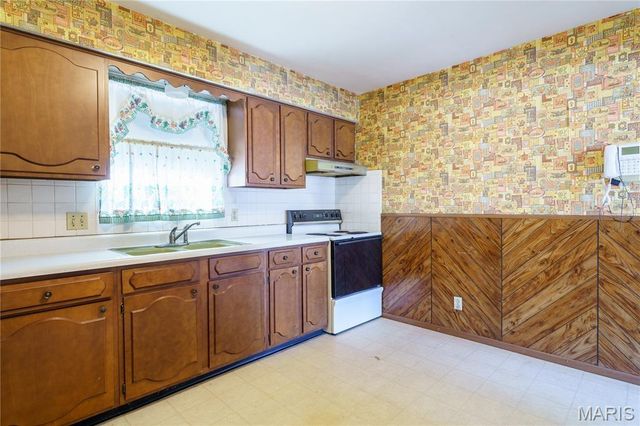 14 Wilson Park Drive, Granite City, IL 62040