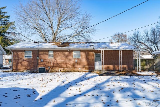 14 Wilson Park Drive, Granite City, IL 62040